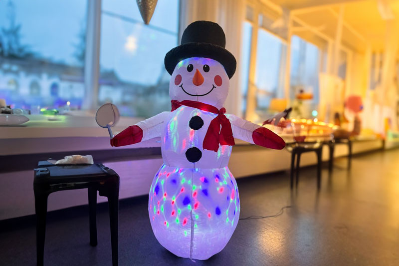 Allgemein Schneemann Beleuchtet Weihnachten Haus Marienfeld