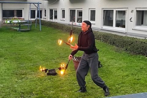 Veranstaltung Lichterfest Feuerspucker Jonglieren Haus Marienfeld